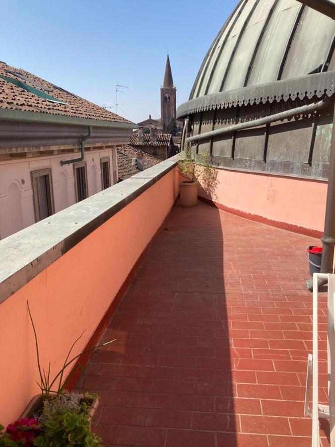 Loft Teatro Politeama - Intero Appartamento In Centro Storico Con Vista Cremona Ngoại thất bức ảnh